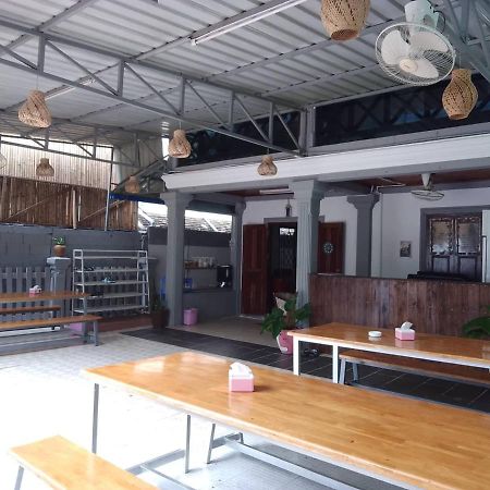 Funny Backpacker Hostel Luang Prabang Buitenkant foto