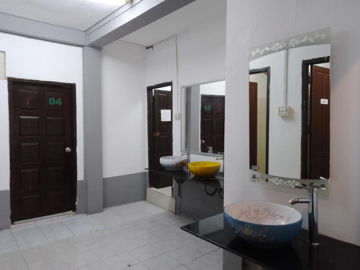 Funny Backpacker Hostel Luang Prabang Buitenkant foto