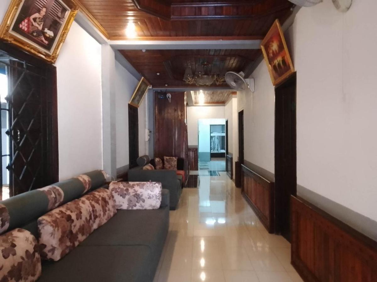 Funny Backpacker Hostel Luang Prabang Buitenkant foto